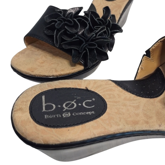 B.O.C. Women's Black Leather Floral Wedge Slide On Sandals Size 8 - Picture 6 of 9